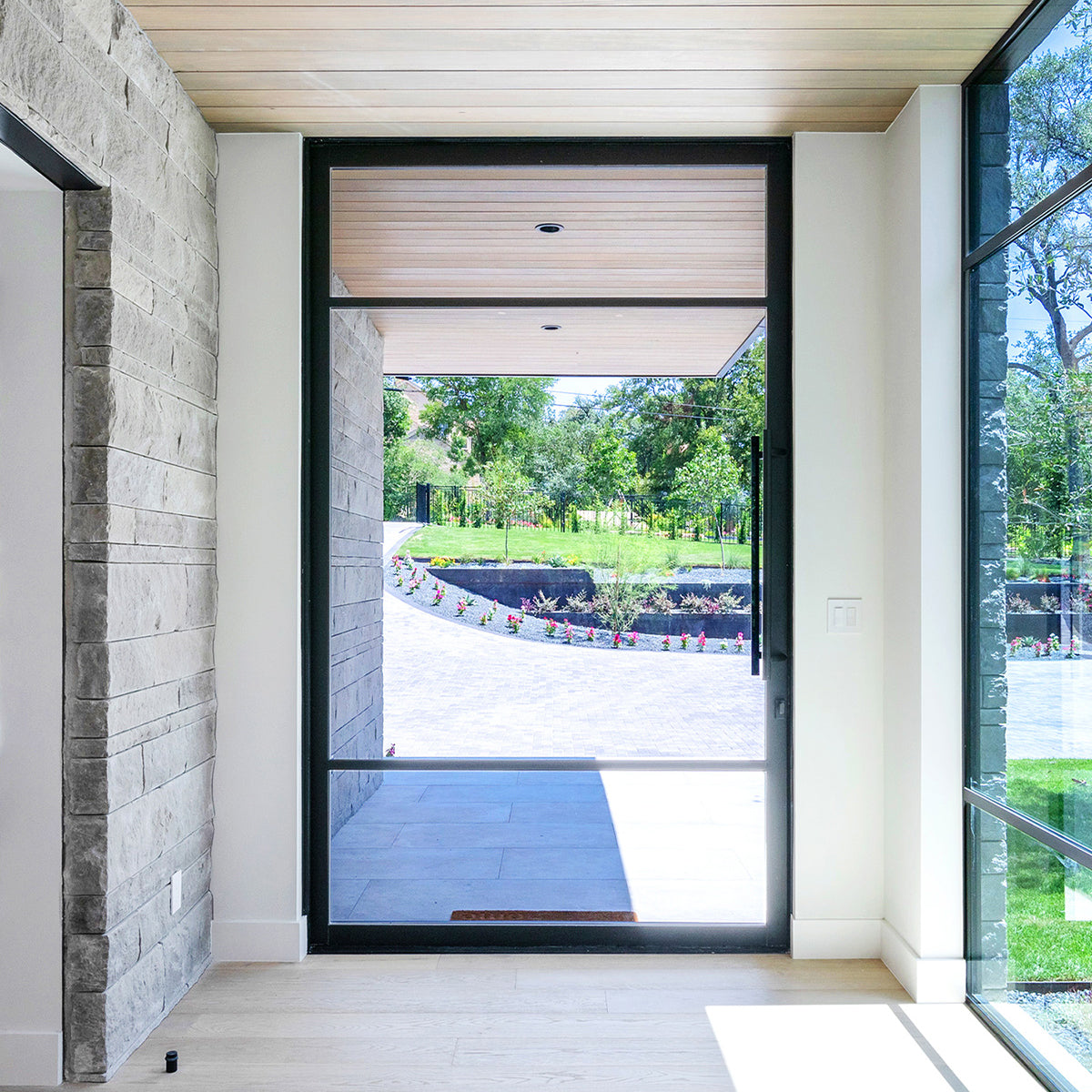 Rothnow® Aluminum 46 Series Pivot Interior Door in black, measuring 900mm wide by 2200mm high with 150mm width.