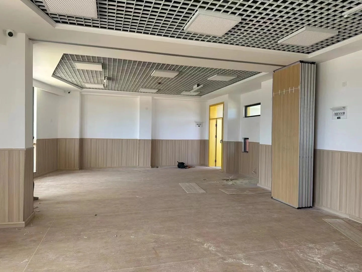 White Rothnow Movable Meeting Room Partition RNMP03, customizable size, used for creating flexible space divisions.