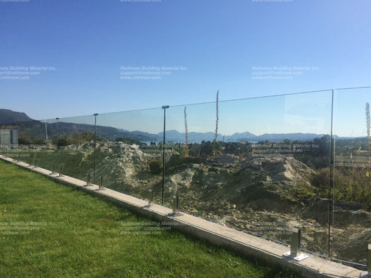 Seamless Elegance – Supplying Spigot Glass Railing for a Norwegian Commercial Landmark