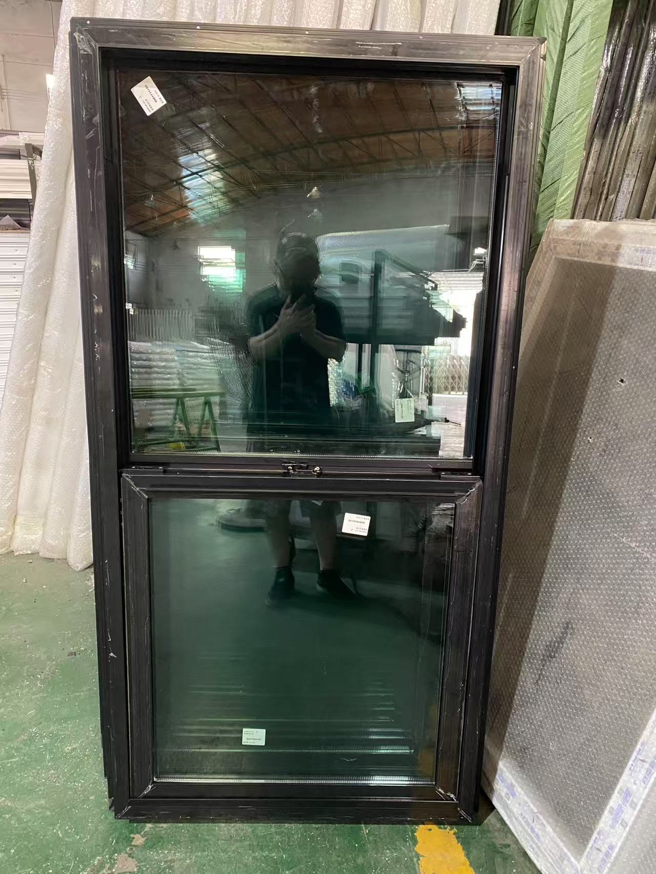 Integrated-fin window