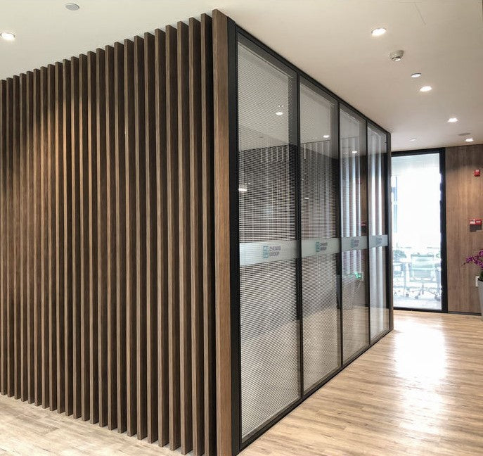 Rothnow 100 series glass office partition, 1000mm wide by 1000mm high, with a white frame, designed for modern office spaces.