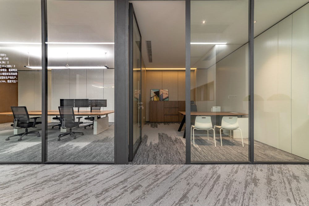 Rothnow 30 Series glass office partition in white, 1000mm wide and high, modern partition for office spaces.