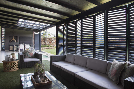 Rothnow® Aluminum 50 Series Louver Window, black finish, 1000mm wide by 1000mm high, with adjustable louvers and sleek frame.