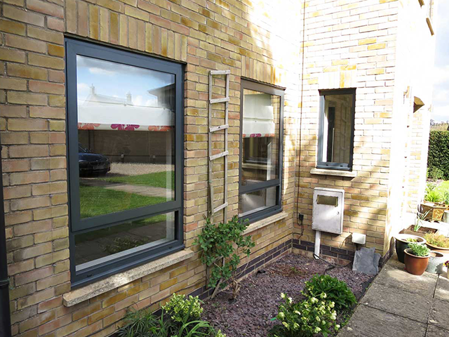 Rothnow® 50 Series aluminum casement window, 1000mm width by 1000mm height, black finish with a sleek, modern design.