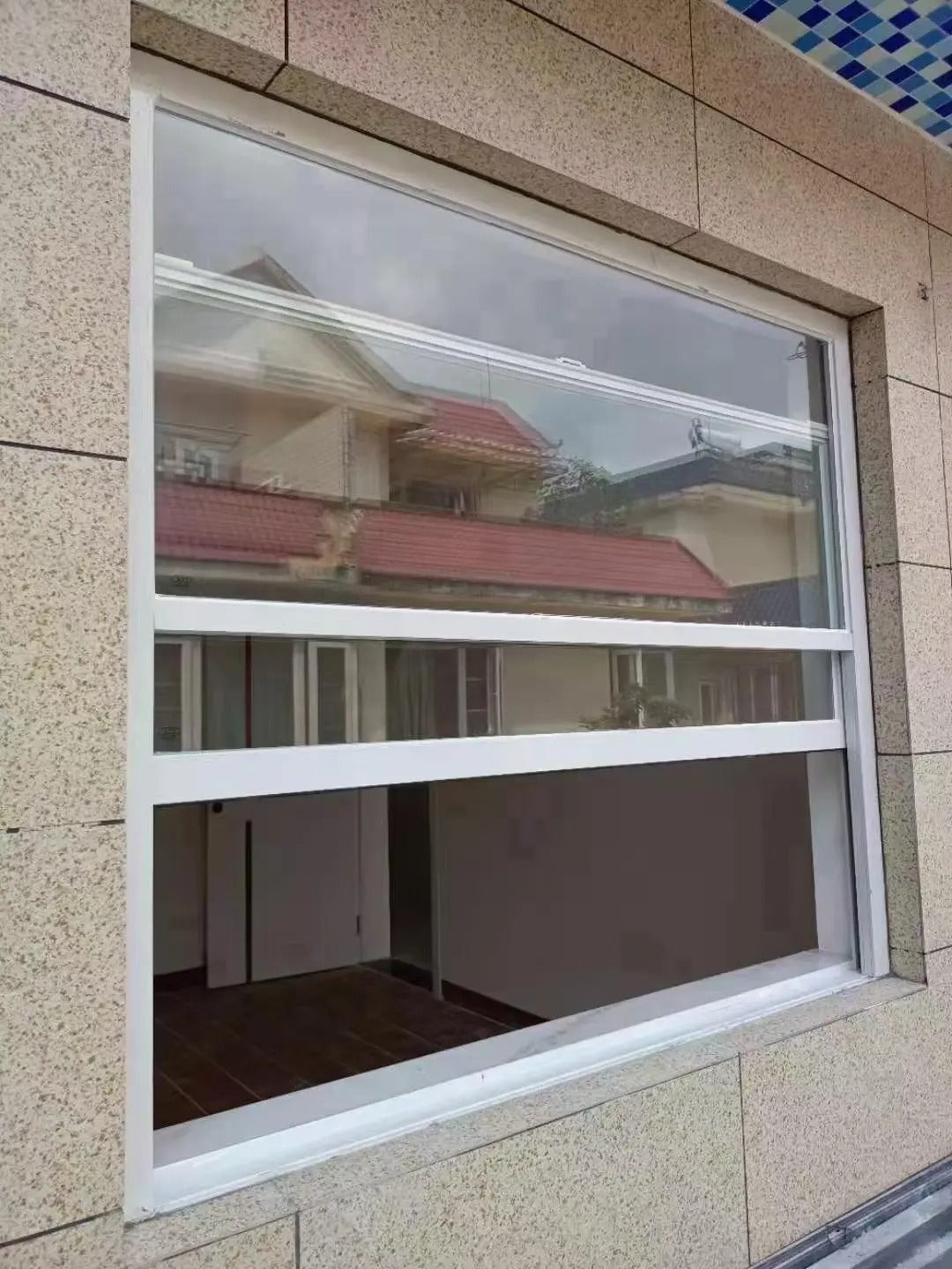 Rothnow UPVC vinyl window, black double-hung window with 24x36 inch dimensions, featuring a sleek, modern design.