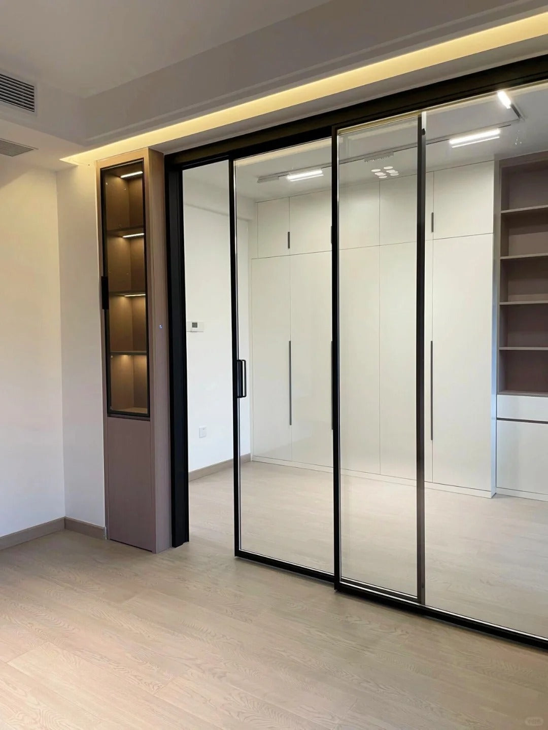 Rothnow aluminum sliding door with clear glass, white finish, 16x45 series slim frame for office or kitchen spaces