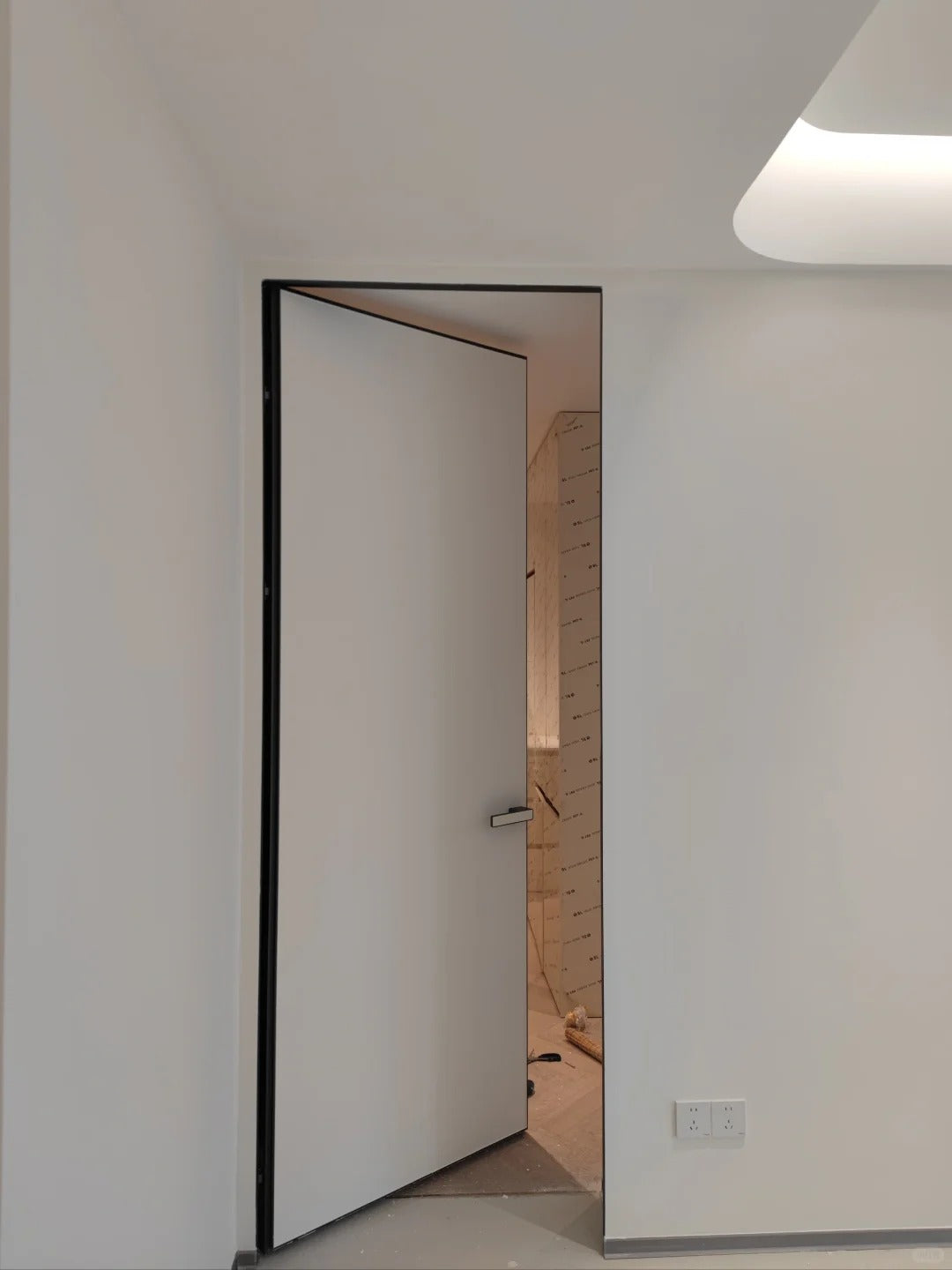Rothnow Aluminum Wooden Swing Door with wood grain finish, 800mm width, 2100mm height, 150mm wall thickness, brown color.