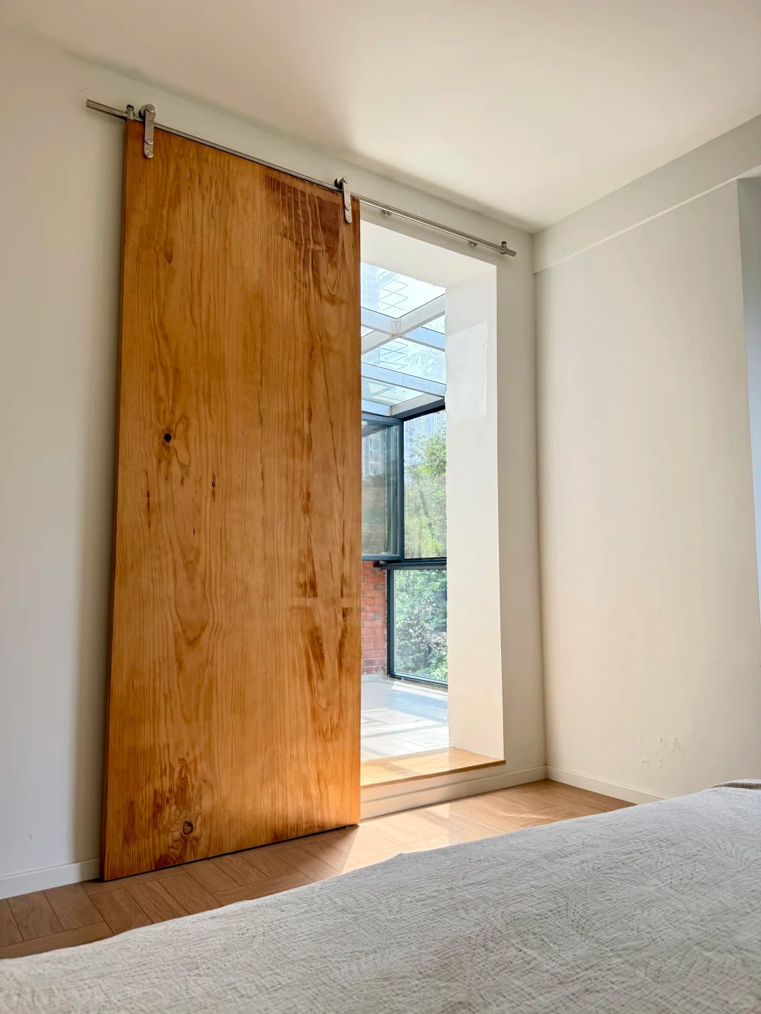 Rothnow® aluminum wooden sliding barn door, brown finish, 800mm wide by 2100mm high with 150mm wall thickness, modern interior door