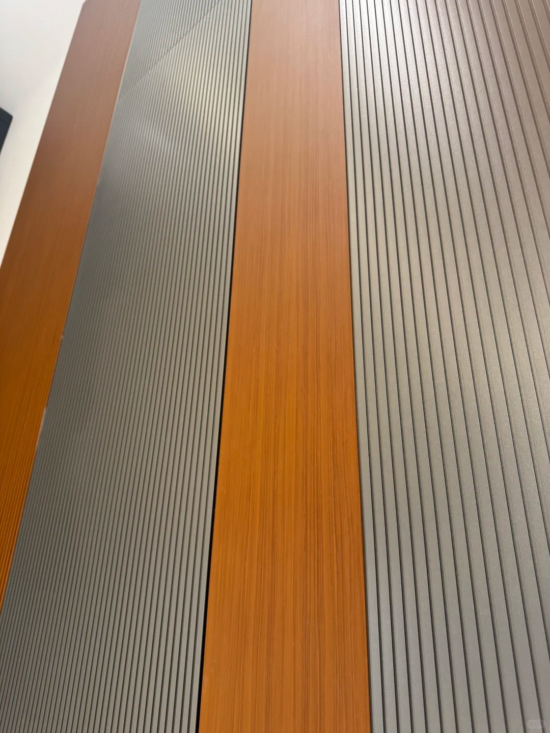 Rothnow® cast aluminum front door with brown finish, swing design, 800mm wide by 2100mm tall, wall thickness 150mm.