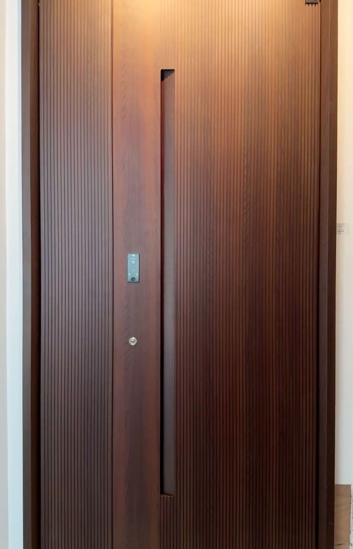 Rothnow wood front door with brown finish, swing entrance door, 800mm wide and 2100mm tall, with 150mm wall thickness.