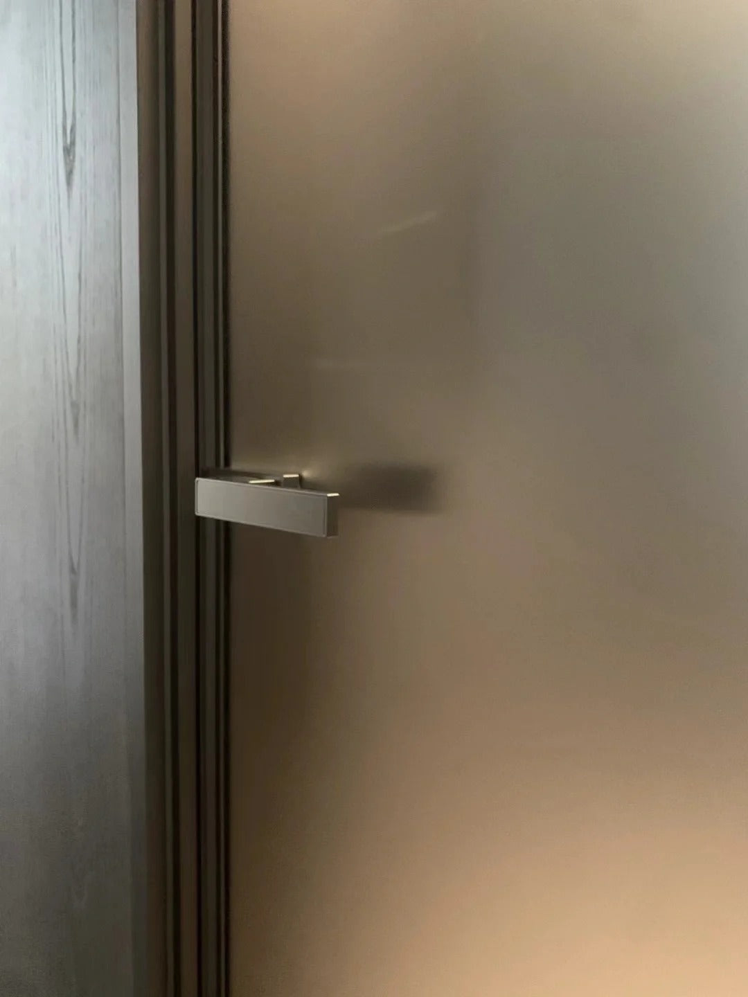 Rothnow Aluminum Door 16x45 Series with bronze wired glass and white frame, measuring 820mm by 2220mm.