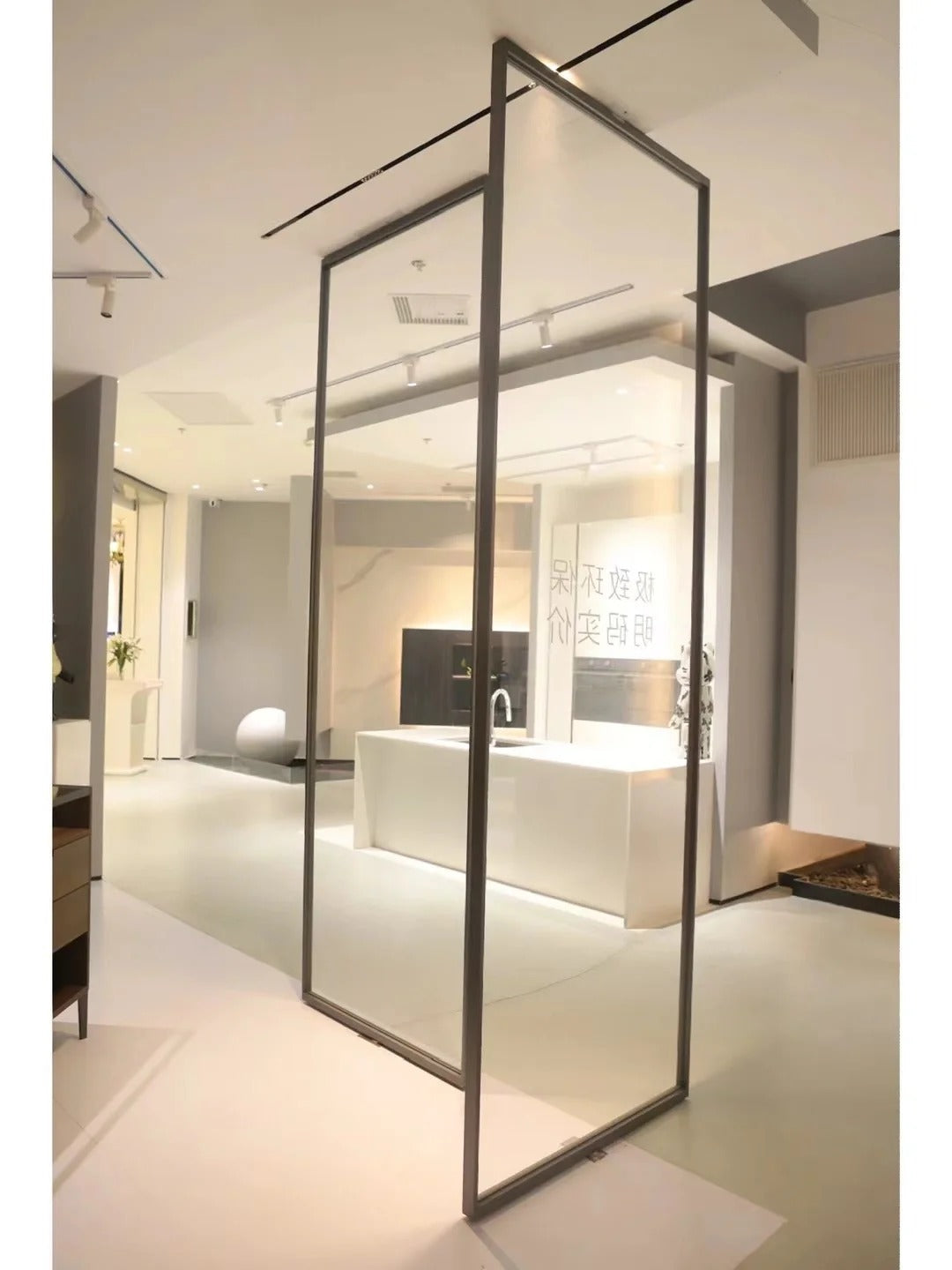 Rothnow® Aluminum Pivot Door with clear glass skin, 16x45 Series, white finish, measuring 820mm W x 2220mm H x 150mm W.