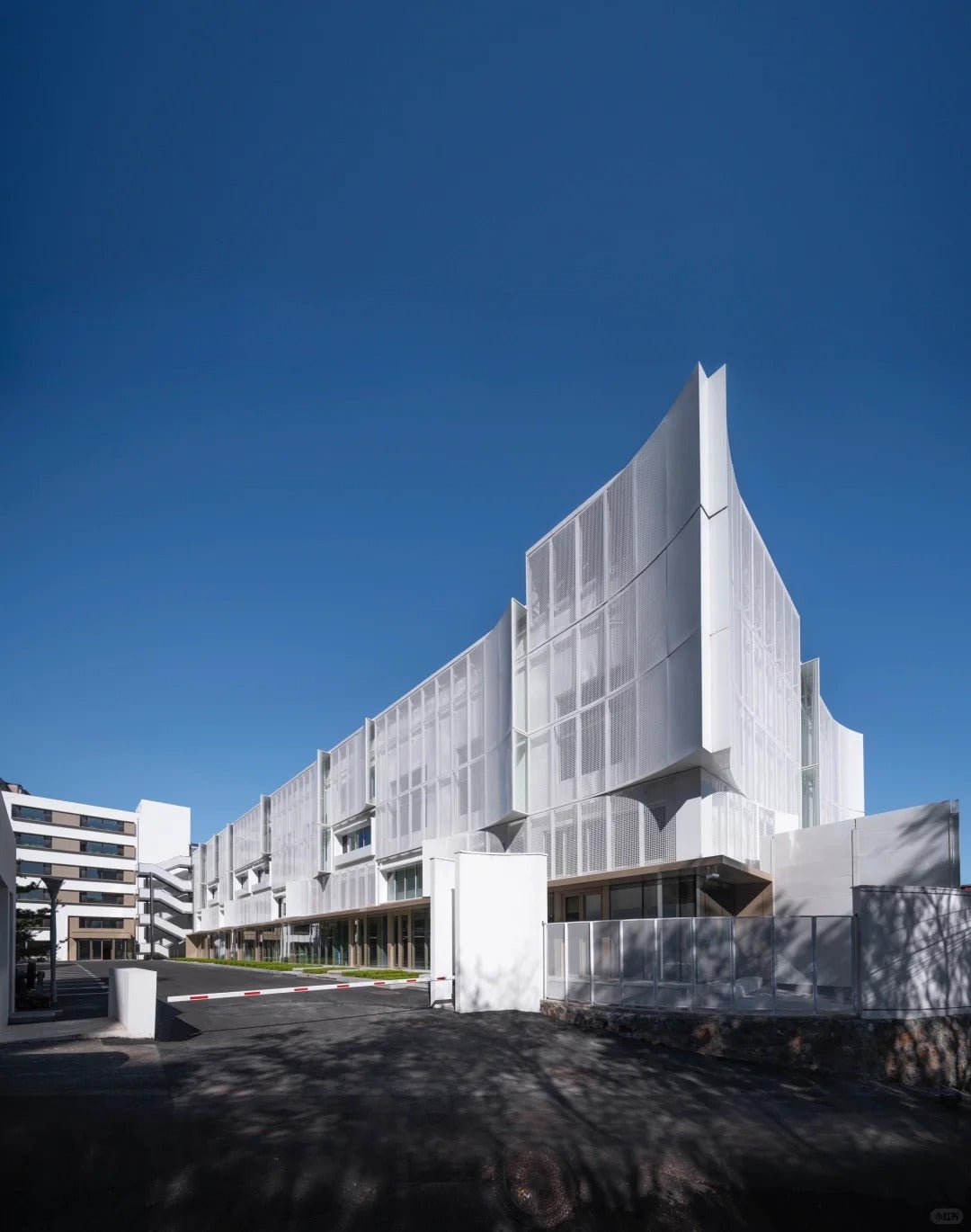 Rothnow® Curtain Wall - RNAC10 - Aluminum Panel Curtain Wall - Rothnow