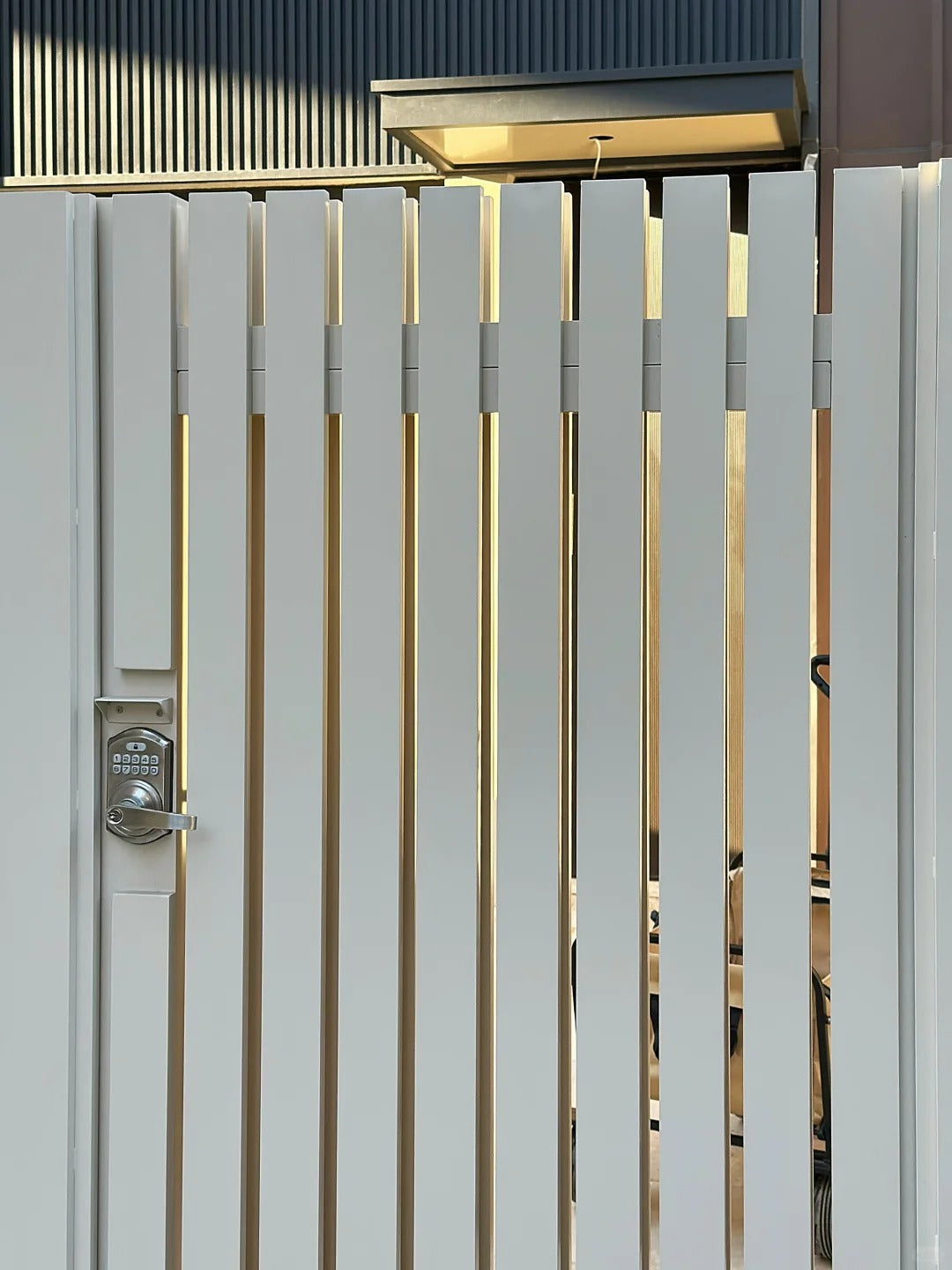 Black Rothnow aluminum railing and fence, customized size, sturdy aluminum guardrail for outdoor safety and decorative fencing.