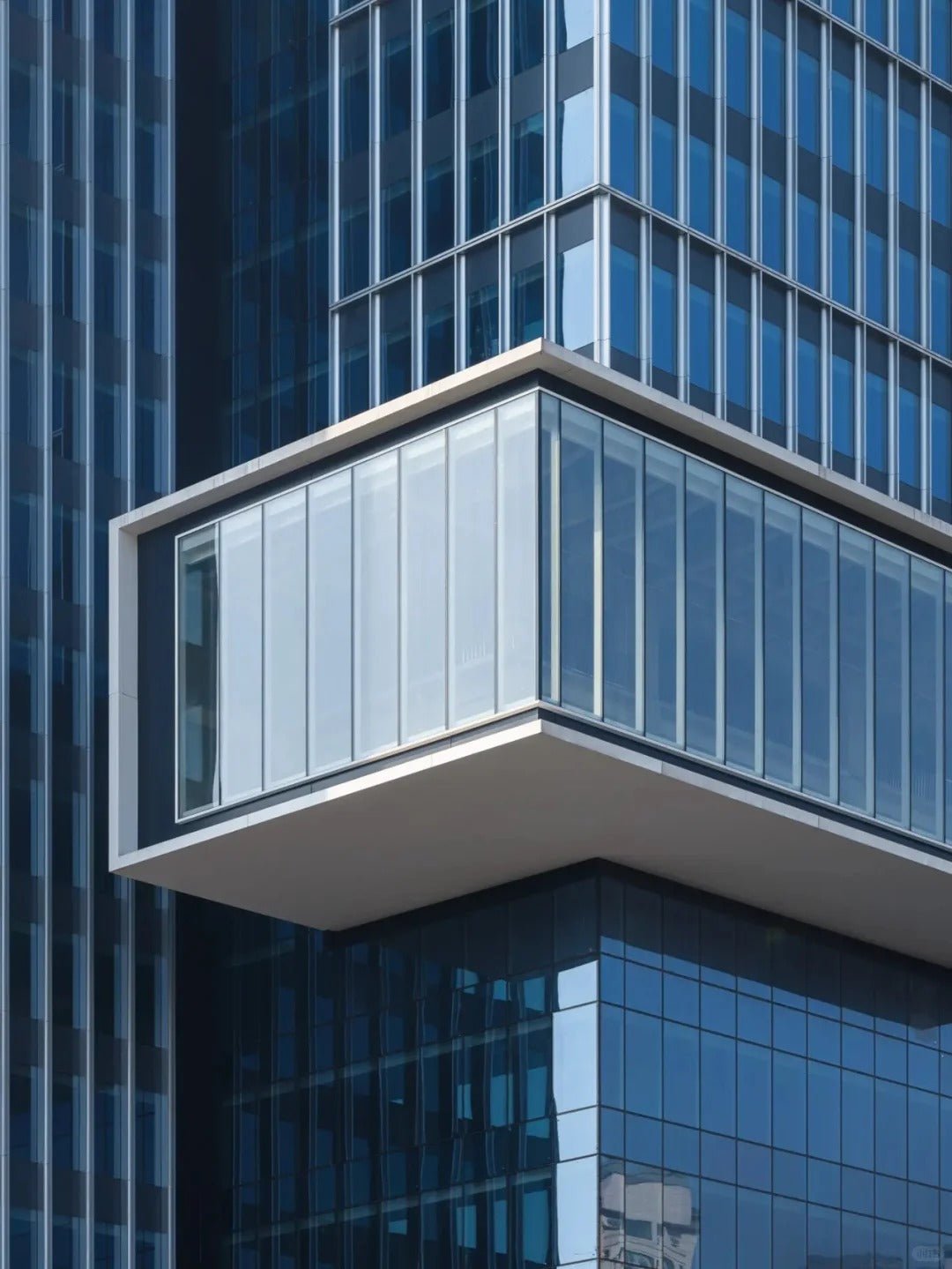 Black Rothnow glass curtain wall with exposed frame, showcasing a sleek, customized window design for modern building facades.