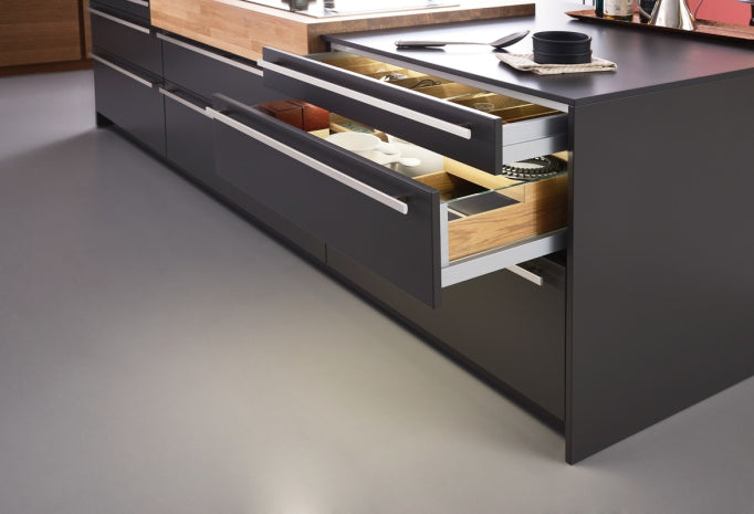 Black Rothnow® lacquer finish kitchen cabinets with sleek, modern design and customizable size, shown with smooth cabinet doors.