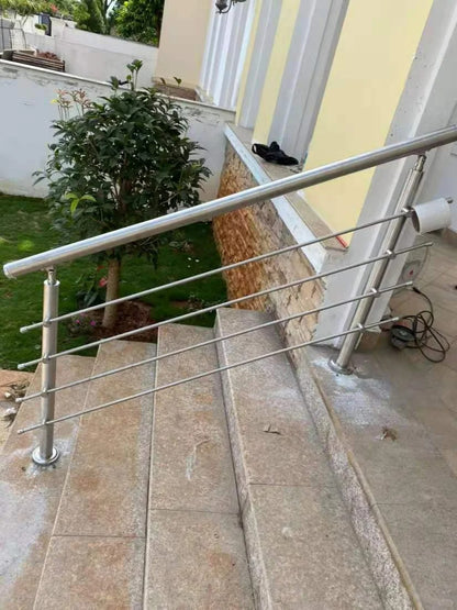 Black Rothnow® Rod Bar Railing RNRR05 for staircase, featuring customized size and sturdy steel construction.