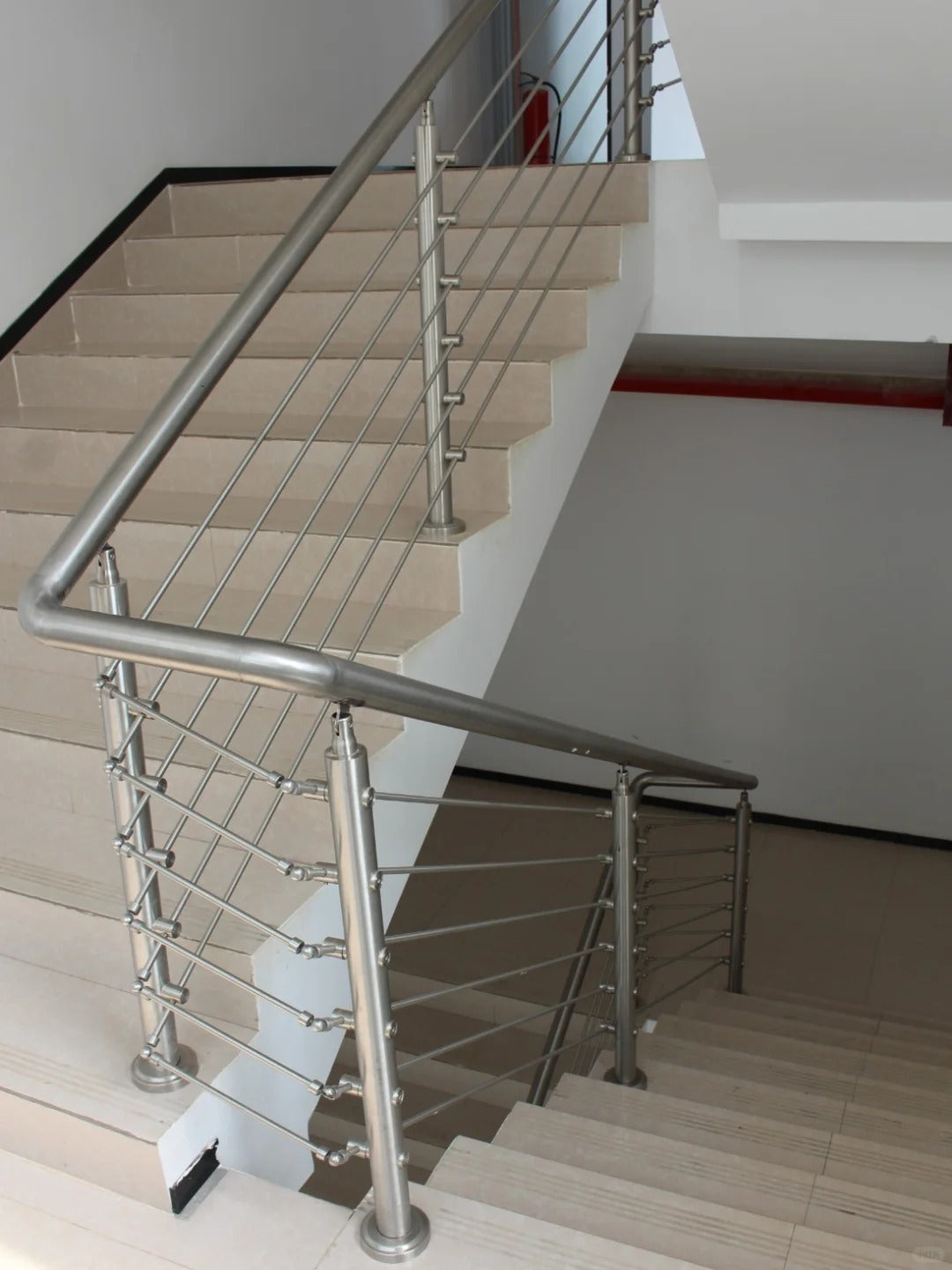 Black Rothnow® rod bar staircase railing RNRR05, custom-sized safety barrier with vertical rods for staircase security.