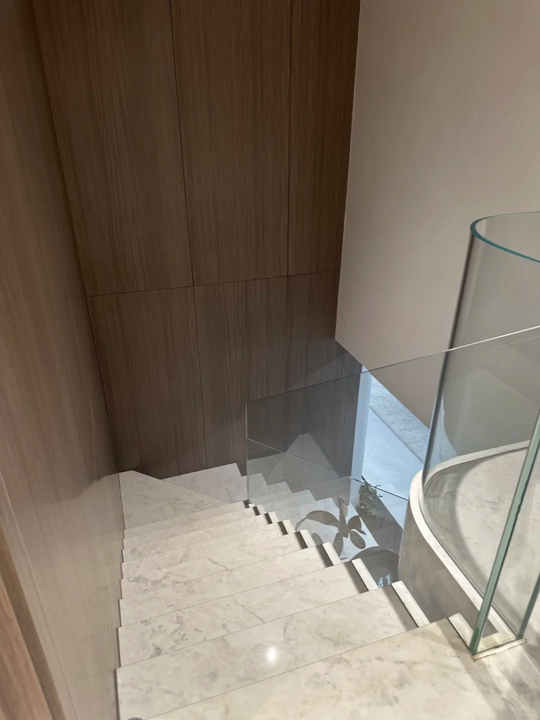 Rothnow® Stone Straight Staircase RNSS06 in black, showcasing the customized, modern staircase design with sleek, straight steps.