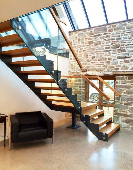 Rothnow straight staircase side board in black, custom size, with keel design for modern staircase construction.