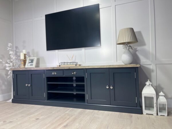 Black Rothnow TV stand RNTC05 TV cabinet with sleek design, customized size, and modern TV storage for living rooms or entertainment areas.