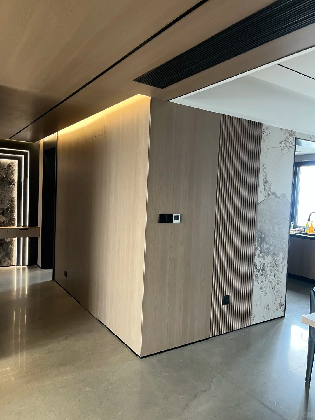 Rothnow Wall Panel RNCB02 Carbon Crystal Board from Wood Grain Series, showcasing black textured surface and wood grain design