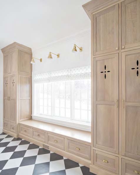 Black Rothnow Wardrobe RNWC02 swing door closet with customizable size and sleek design, featuring protective rail护栏.
