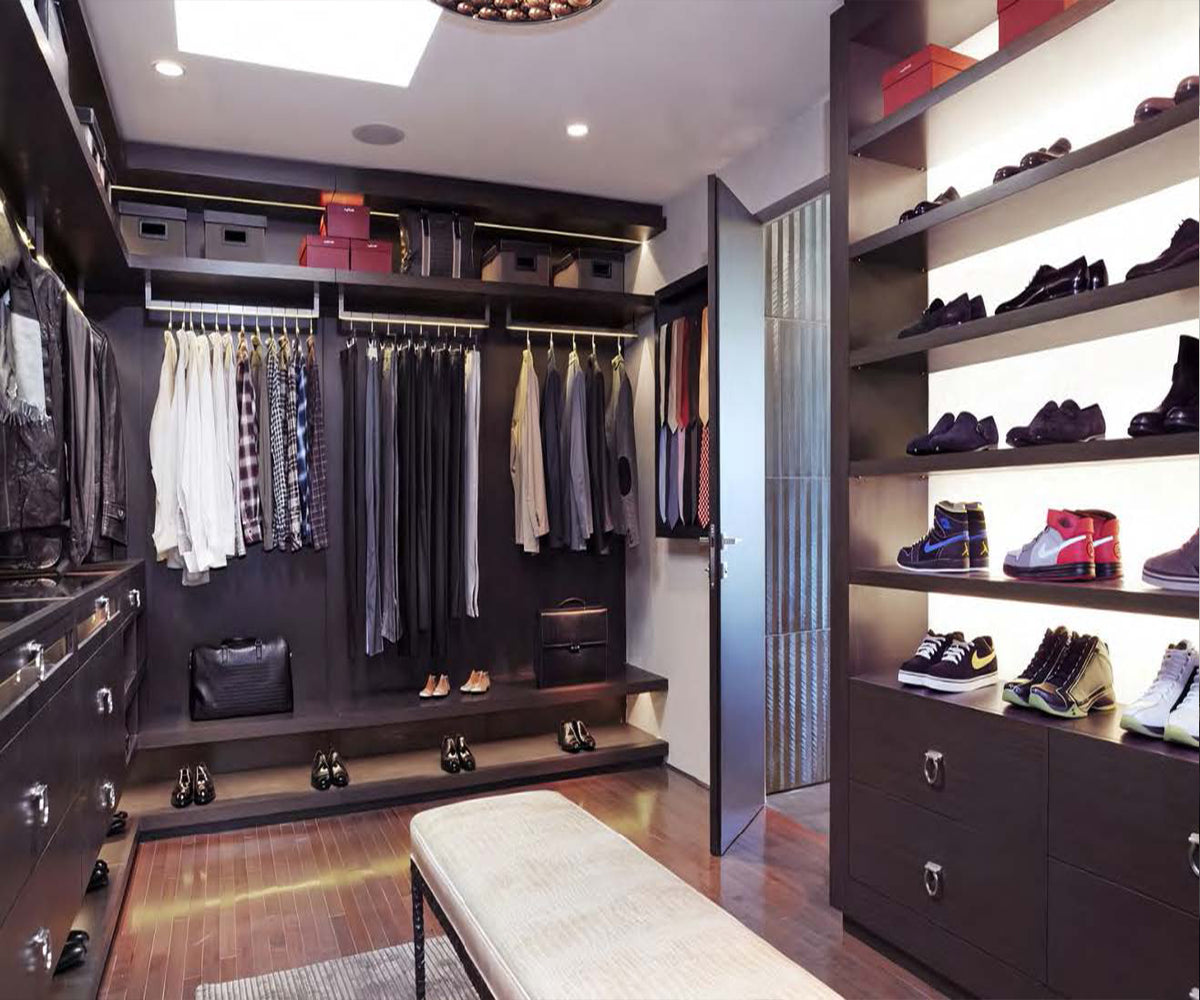Black Rothnow Wardrobe-RNWC07 wall-mounted closet with customized size, featuring a secure护栏 for organized storage.