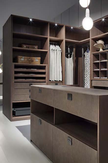Black Rothnow Wardrobe RNWC09 walk-in closet with customized size and metal railing for organized clothing storage.