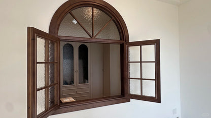 Rothnow® wooden casement window with round-head design, black finish, custom size, featuring classic window frame and glass panes.
