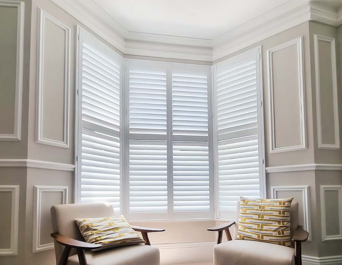 Rothnow solid wood window shutter in black, custom-sized wooden window shutter with classic design and natural wood texture.