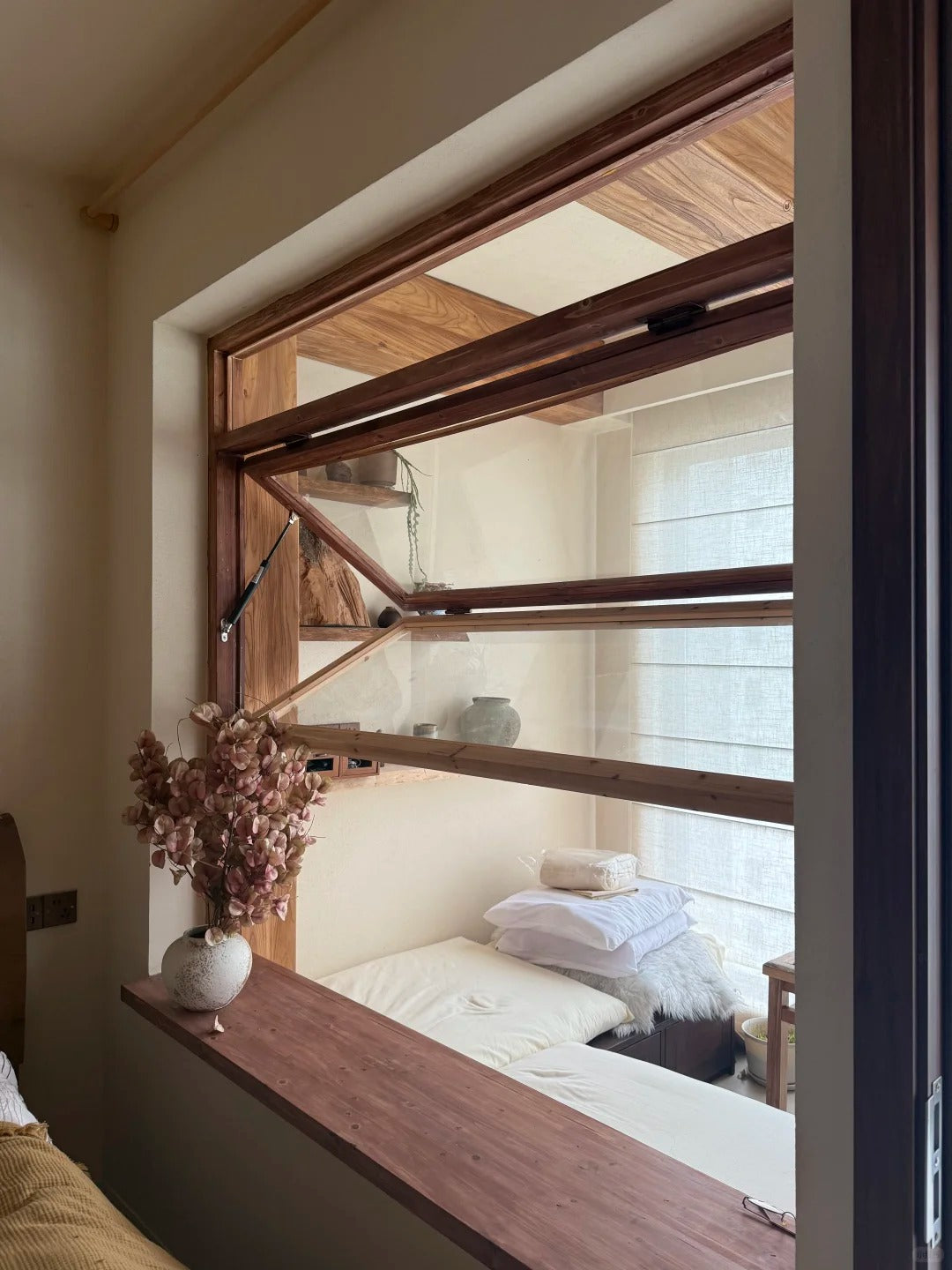 Rothnow Wooden Folding Window in black with customizable size, featuring multiple panes and a sturdy wooden frame.