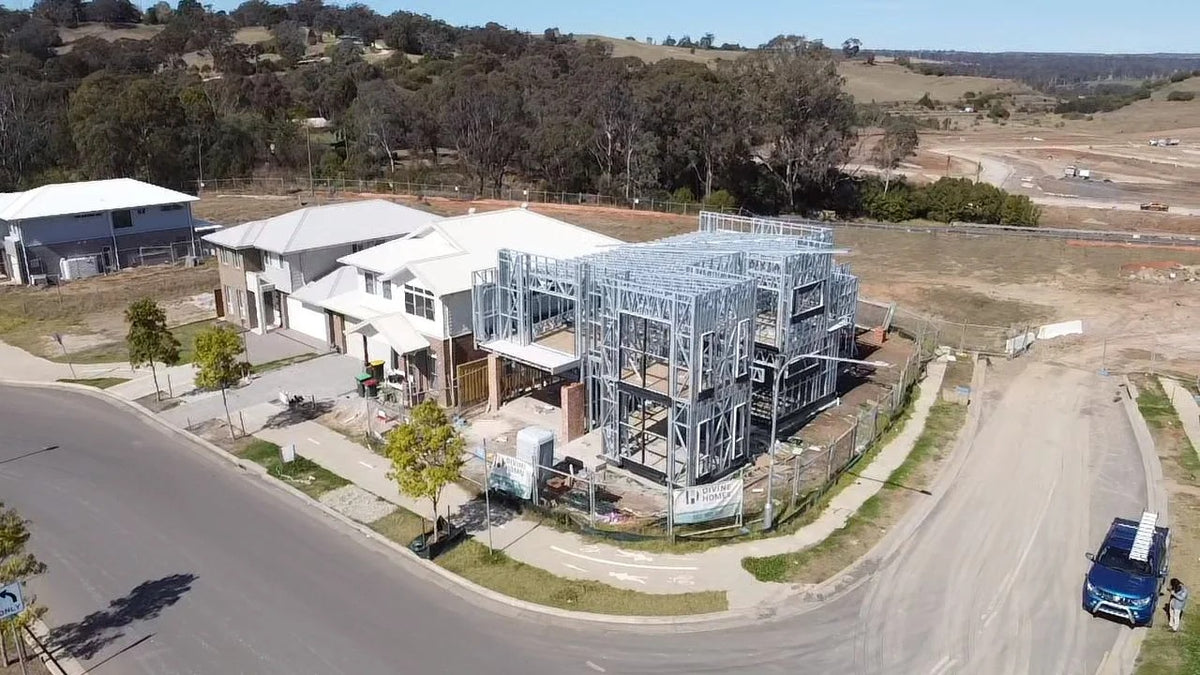 Rothnow Steel Structure Villa RNLV04 with modern light steel frame and customizable design, showcasing a spacious residential building.