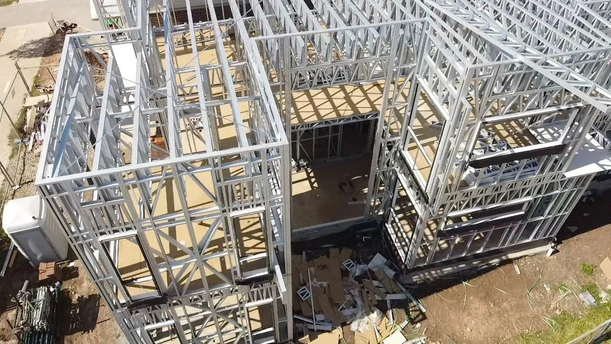 Rothnow Steel Structure Villa RNLV04, modern light steel building with customized size, showcasing architectural design and construction details.
