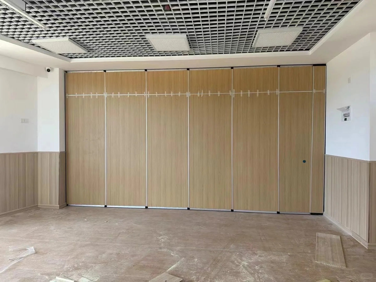 White Rothnow Movable Partition RNMP03 for meeting rooms, customizable size, creates flexible space division.