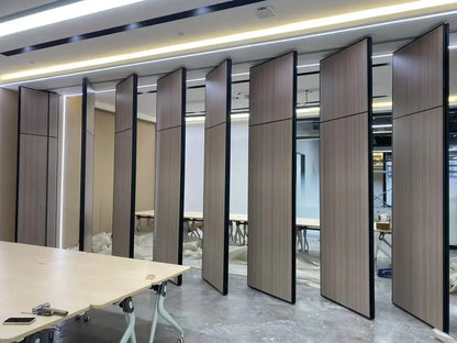 White Rothnow Movable Partition RNMP05 office partition with customizable size, ideal for flexible office space division.