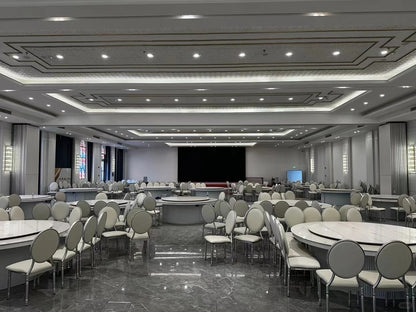 White Rothnow Movable Partition RNMP07 hotel partition, customizable size, used as a stylish room divider in hospitality settings.